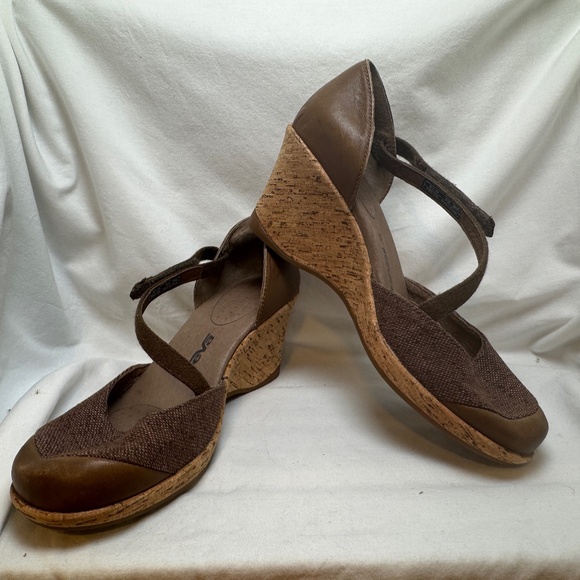 Teva Riviera Mary Jane Cork Sole Wedges Brown Size 8 EUC Sandals Shoes - Picture 1 of 8